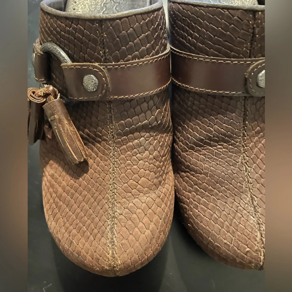 Dansko Shandi Brown Leather Snake Print Clog Shoes Size 37 or 6.5-7 - Picture 4 of 13